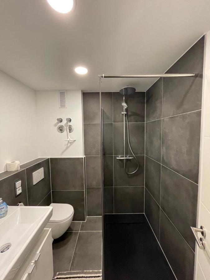Modernes Appartement In Der Innenstadt Кьолн Екстериор снимка